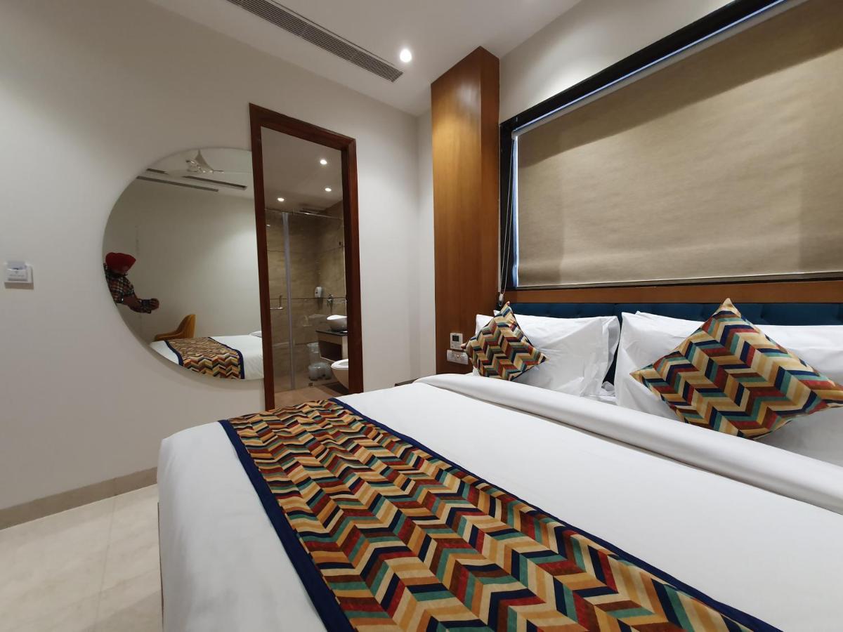 Hotel Classio Royale Амритсар Экстерьер фото